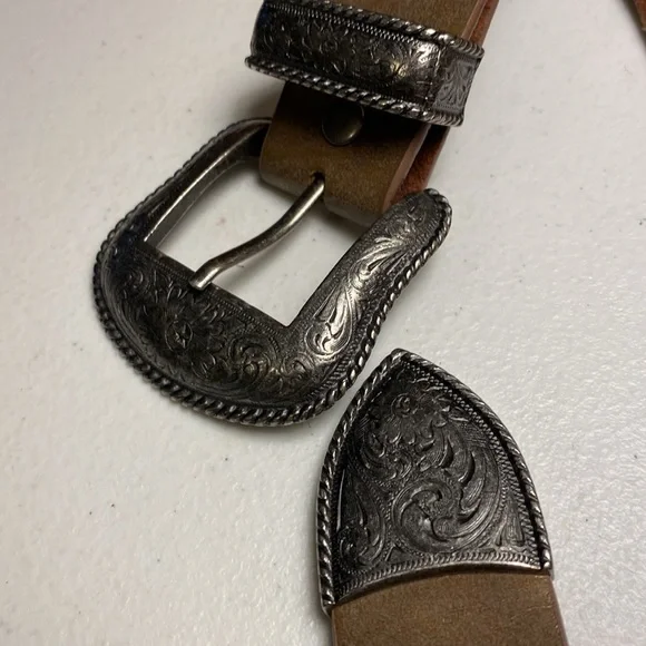 Women’s Rhinestone Border Leather Belt - Picture 4 of 7